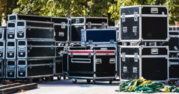 Backstage bei Konzerten arbeiten: Wie man Backstage kommt, was man verdient und was man dafür tun muss (Foto: AdobeStock - kkolosov)